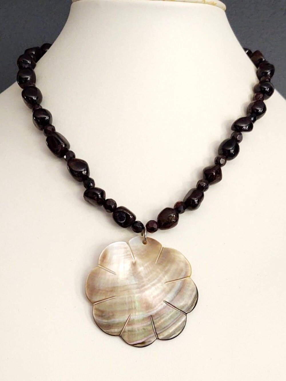 Brownish red stone necklace with MOP pendant